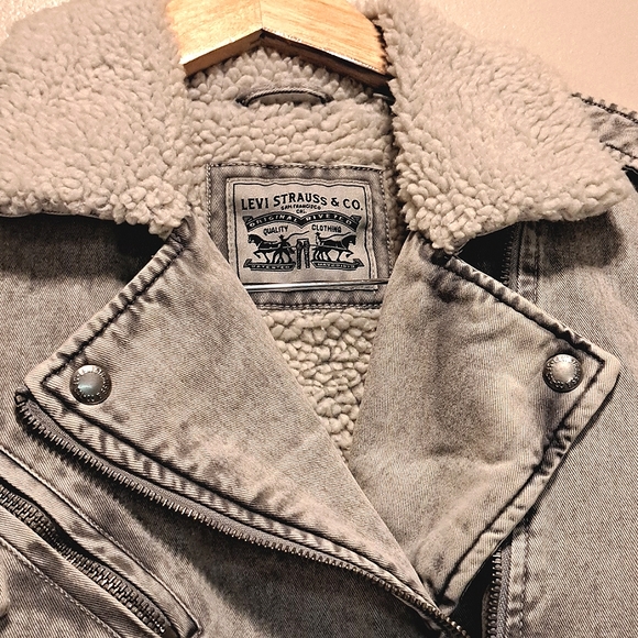 Levi's Washed Grey Denim-Sherpa Fall/Winter Biker Jacket/Coat Size M - Picture 4 of 15